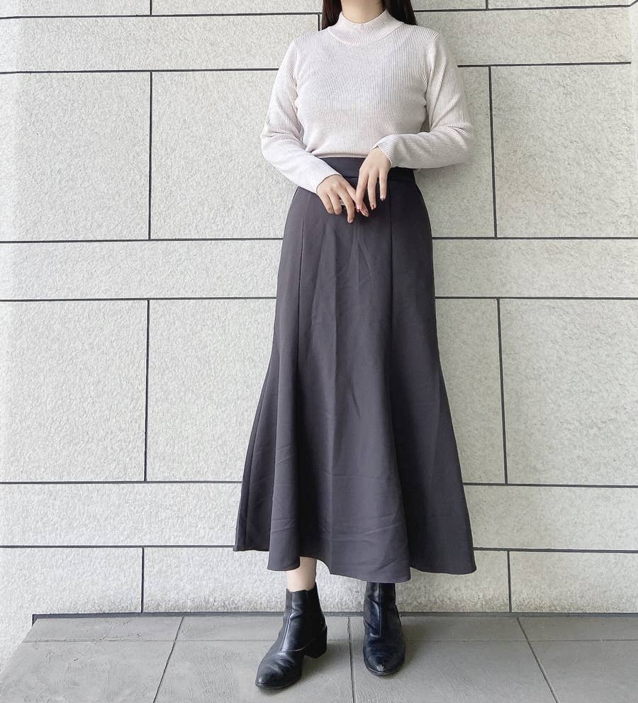 GU】コスパおかしいって！1990円→1490円の「伸びるスカート」着心地よ  