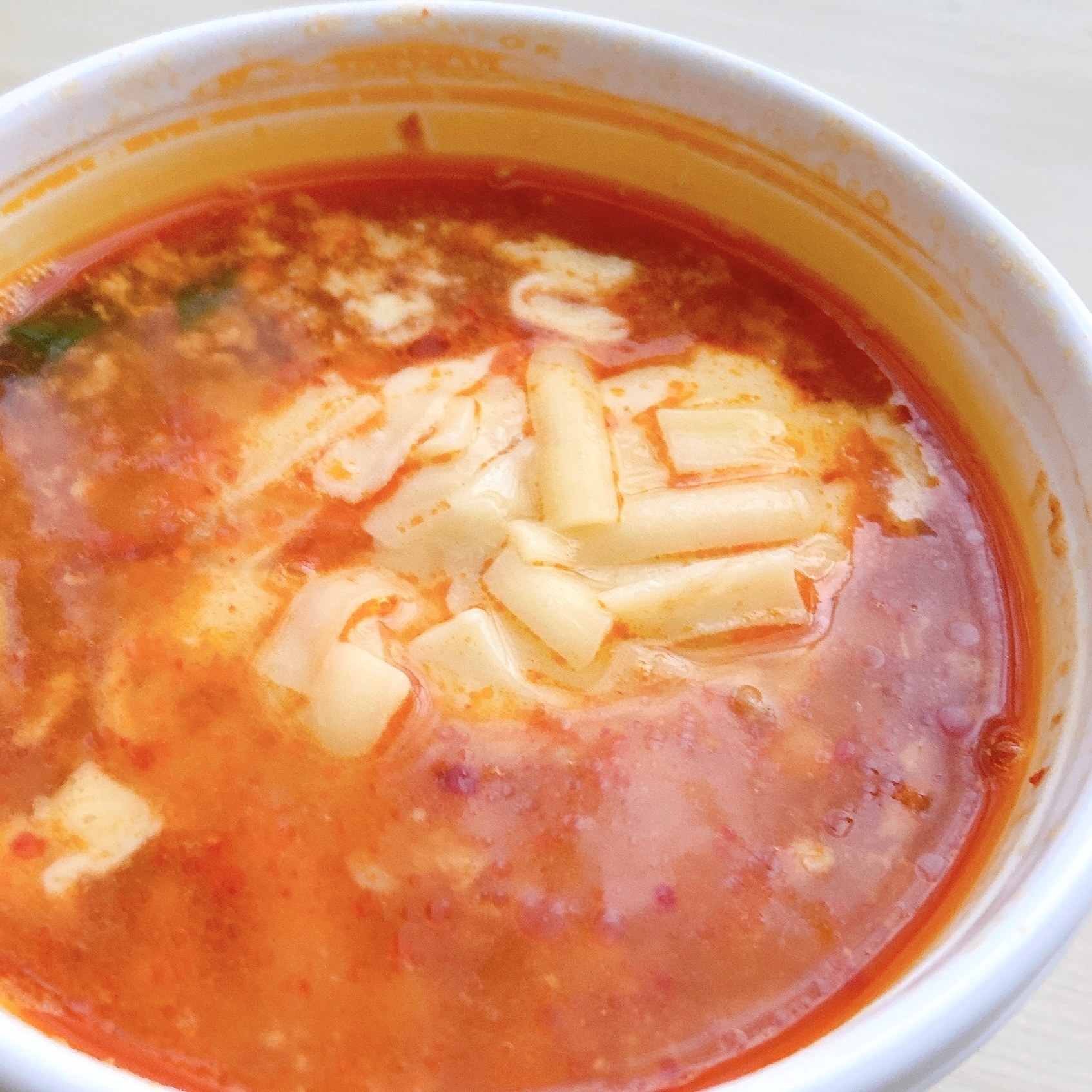 FamilyMart（ファミリーマート）のオススメのスープ「豆腐と玉子の辛旨スープ」