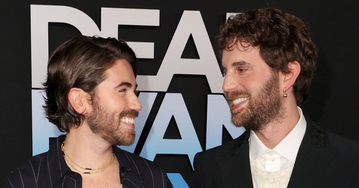 Ben Platt And Noah Galvin Revealed That They’re Engaged In A Pair Of Instagram Posts – BuzzFeed