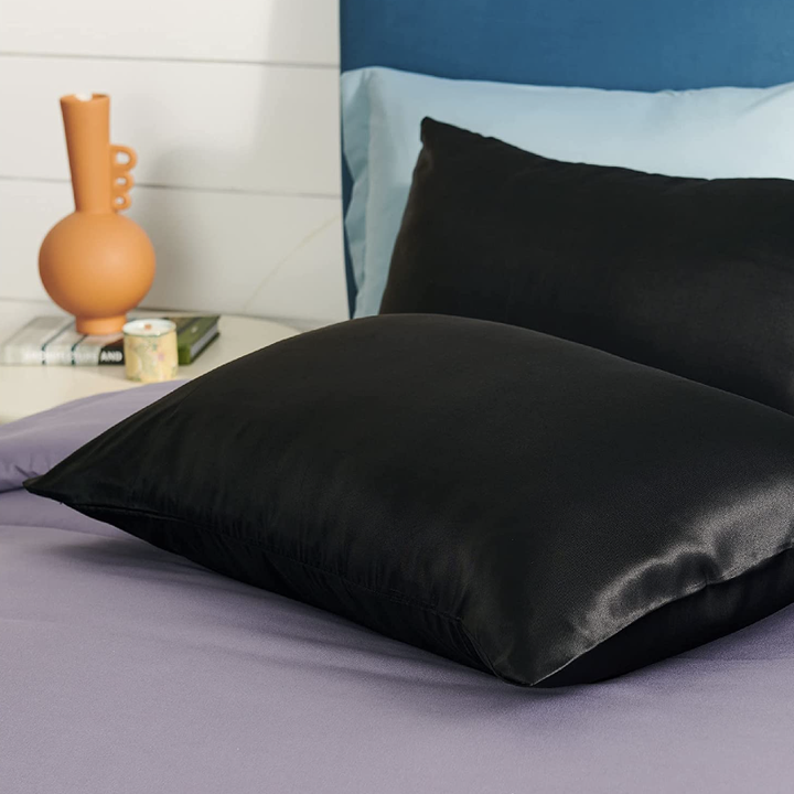 pillowcases in black