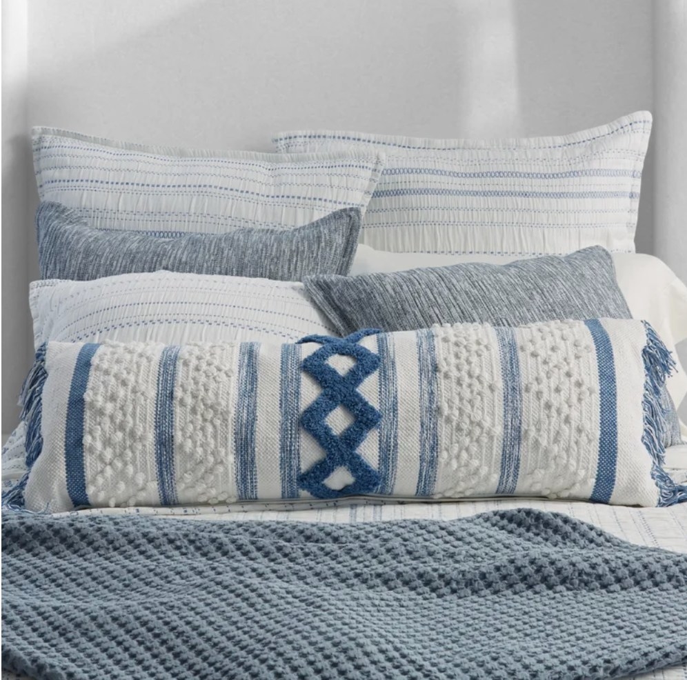 the cotton yarn lumbar throw pillow