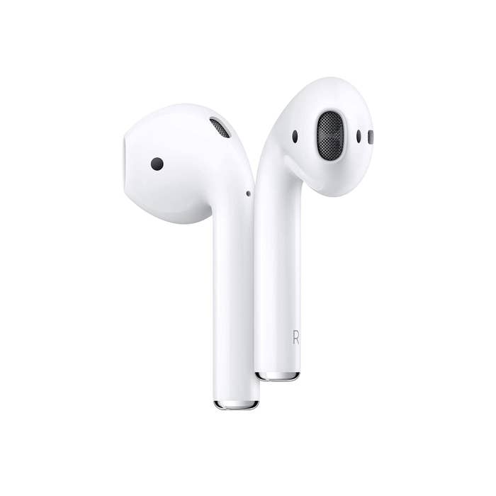 1. Apple AirPods（第2世代）