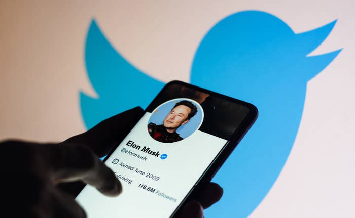smartphone showing Elon Musk&#x27;s Twitter account