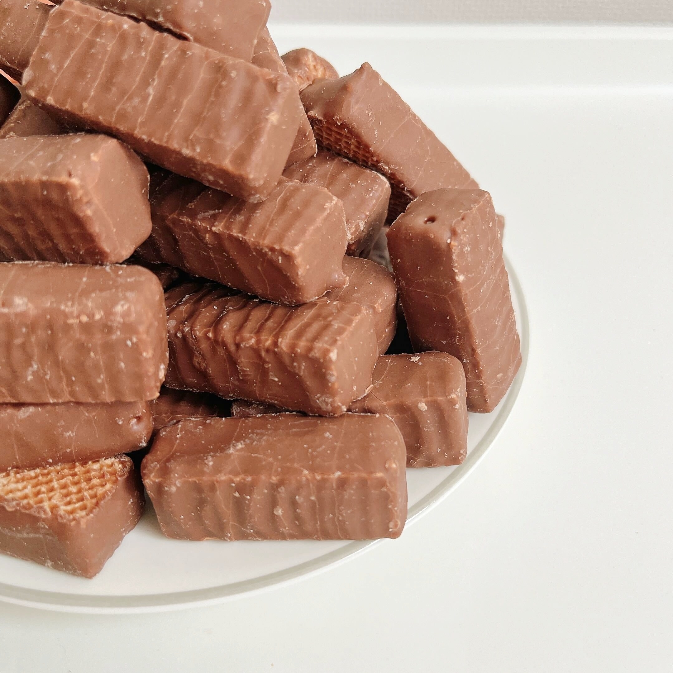 KALDI（カルディ）のおすすめのお菓子「カストナー チョコレートウエハース（キャラメル）300g」