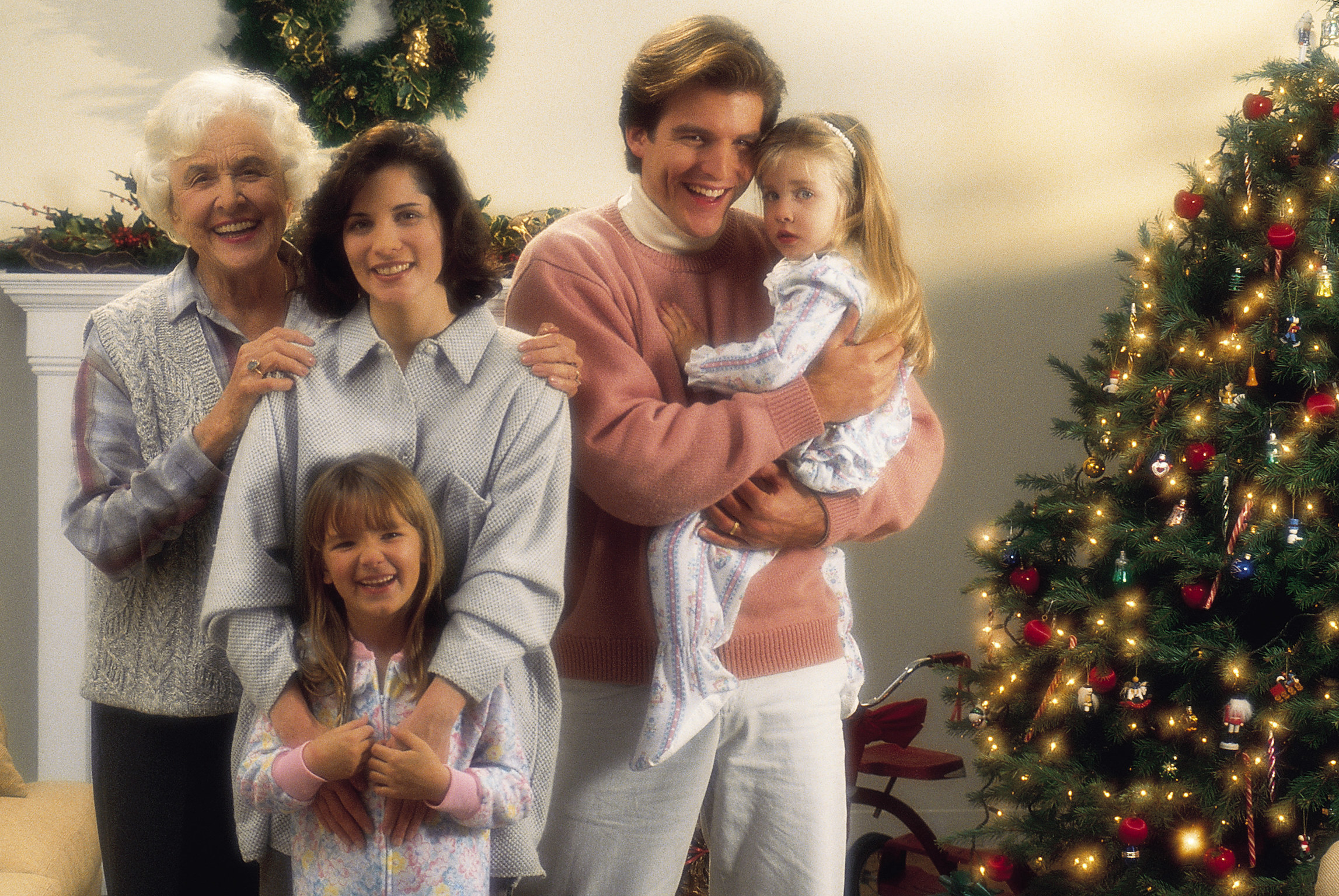 Christmas In The \'90s For Millennials