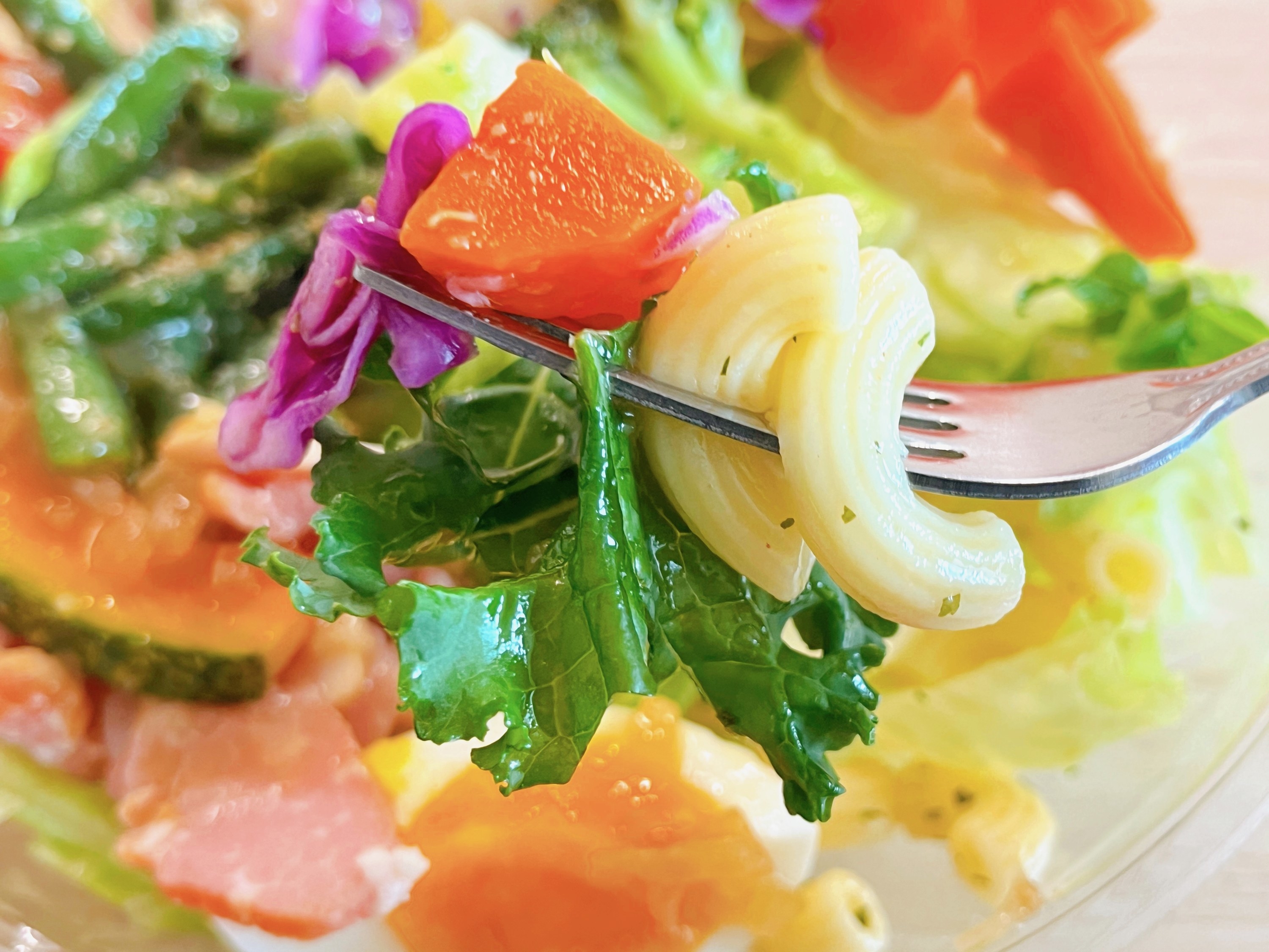 FamilyMart（ファミリーマート）のオススメのサラダ「1/2日分の緑黄色野菜のサラダ」