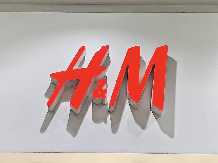 H&amp;amp;Mのおすすめのメンズアイテム「レギュラーフィット ツイルシャツ」