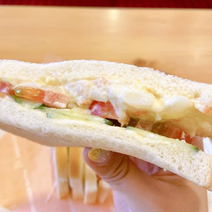 コメダのおすすめガッツリフード「ポテサラサンド」