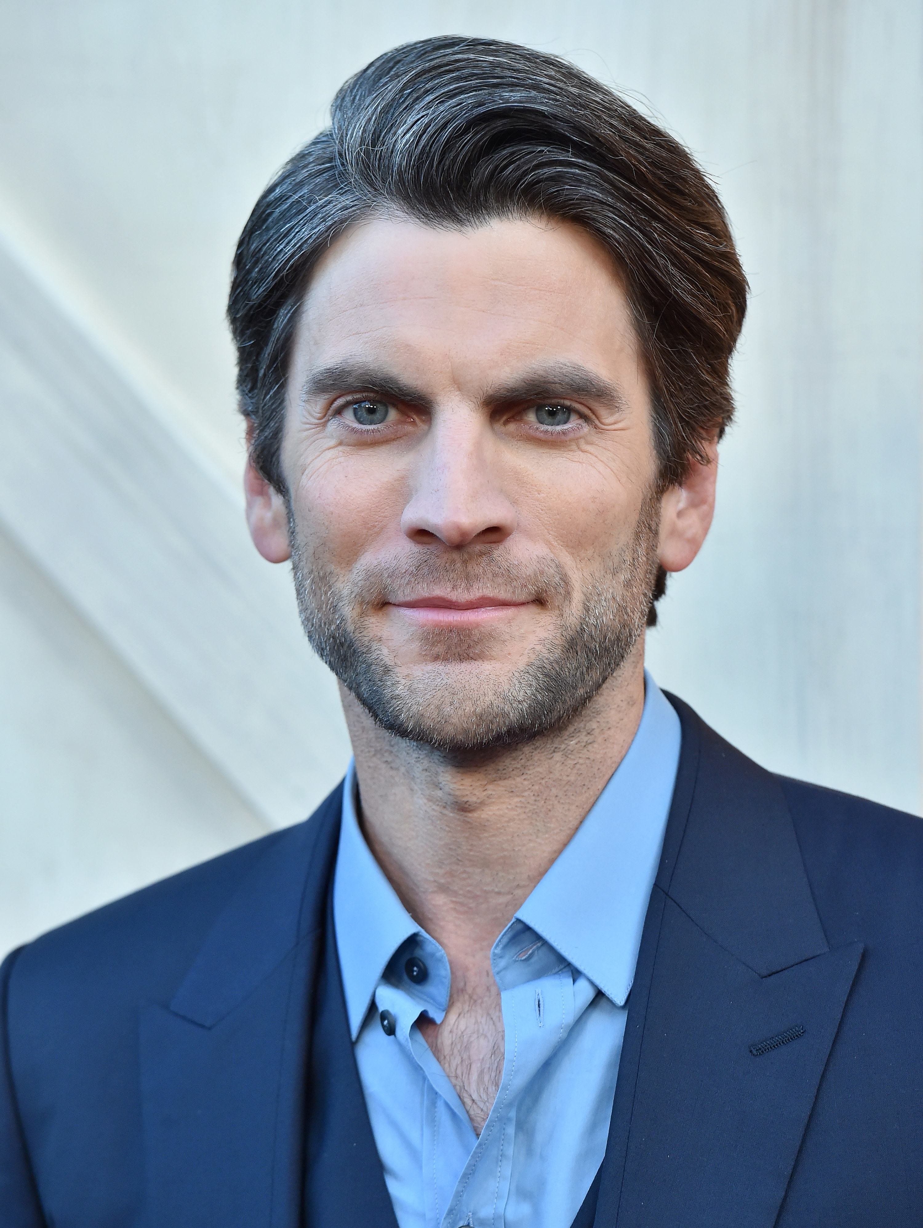 Wes Bentley Kicked Bear In The Face And Broke His Foot - 1