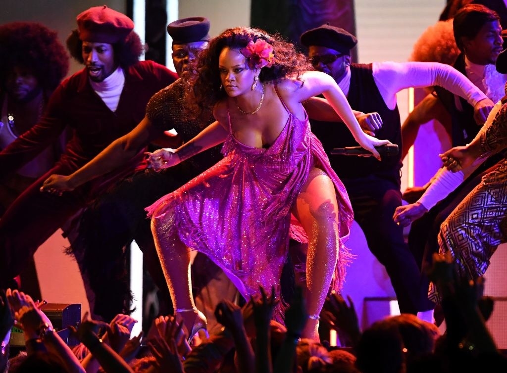 Rihanna dancing onstage