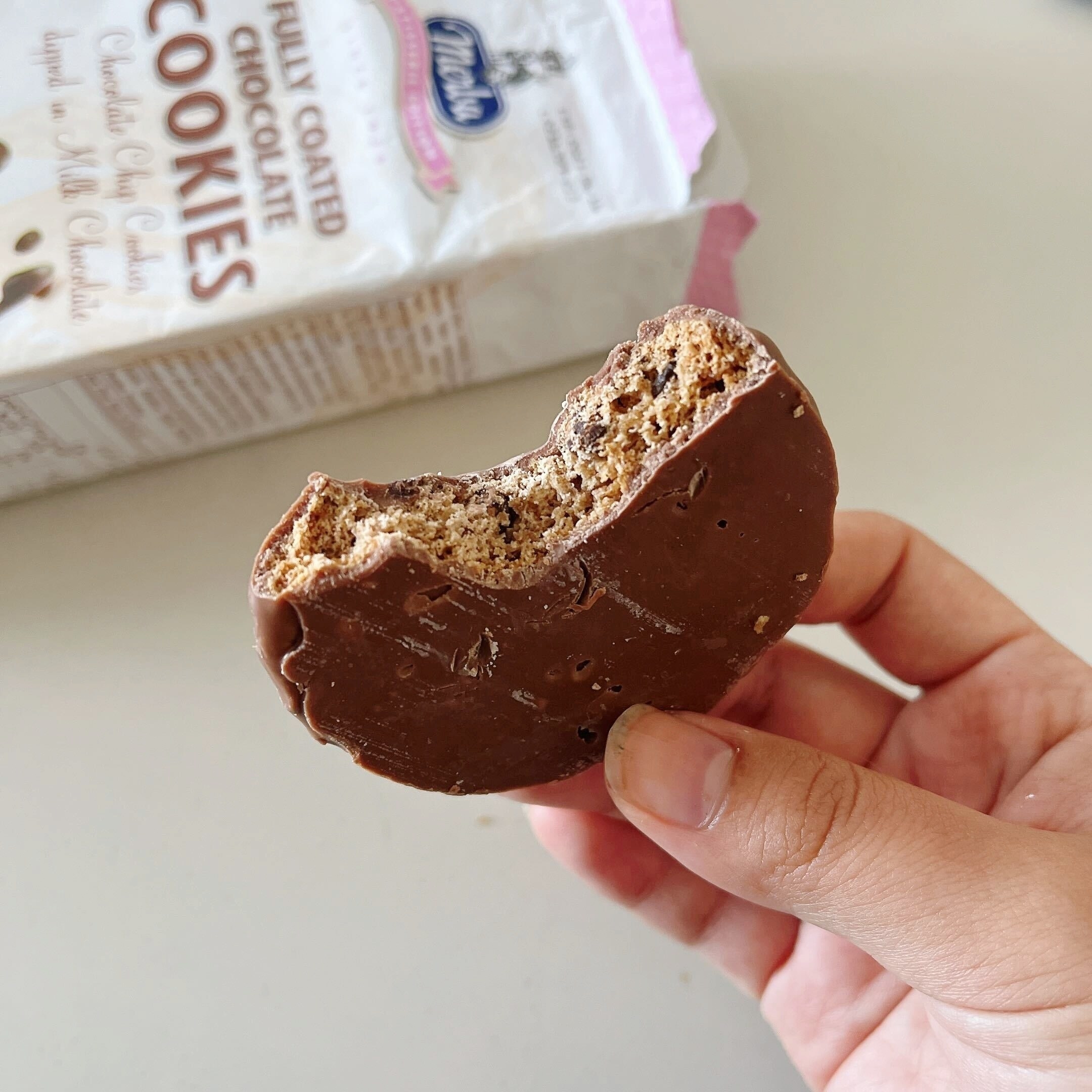KALDI（カルディー）のオススメのスイーツ「メルバ リッチミルクチョコレートクッキー 180g」