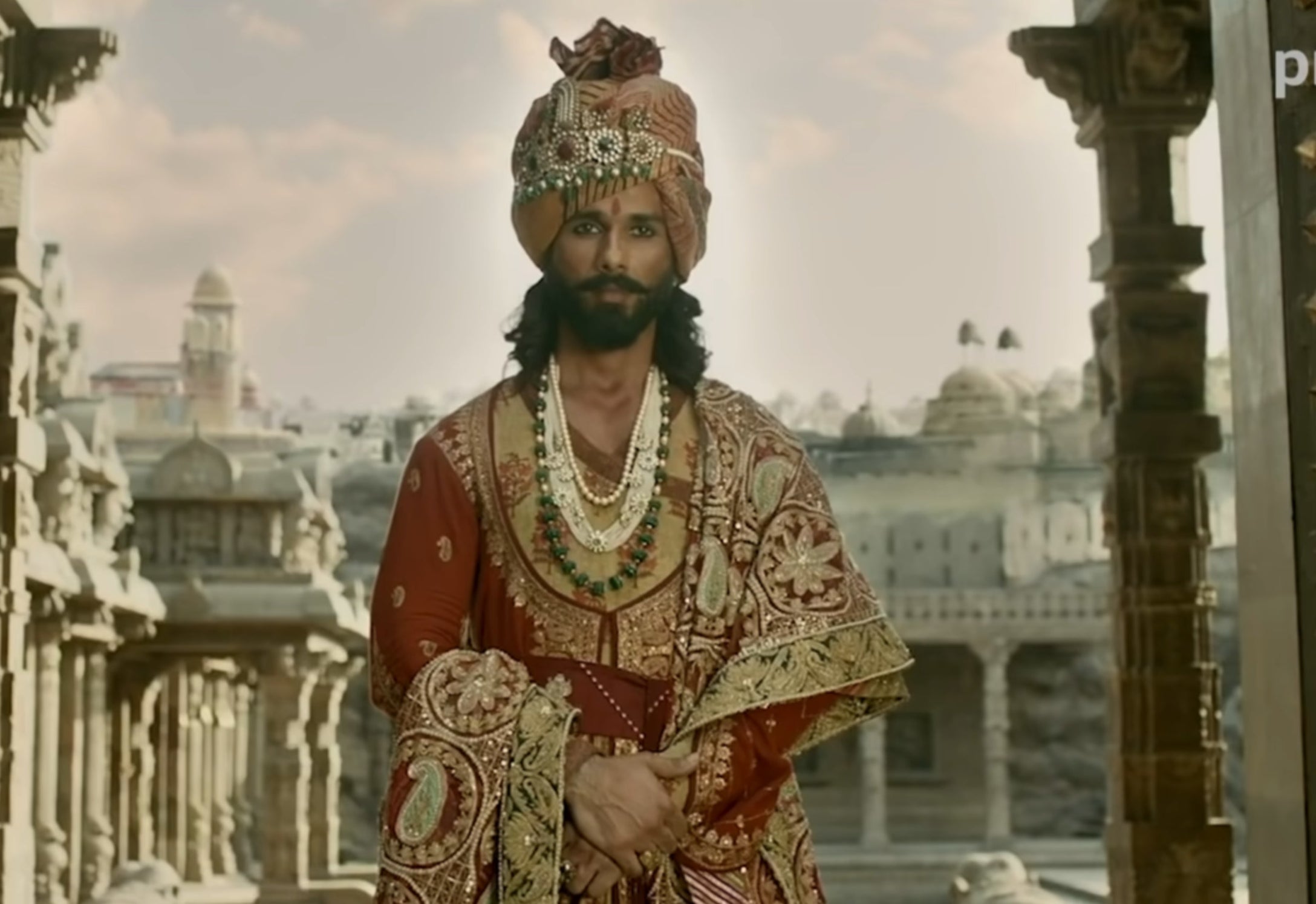 Shahid Kapoor dressed as a Rajasthani king