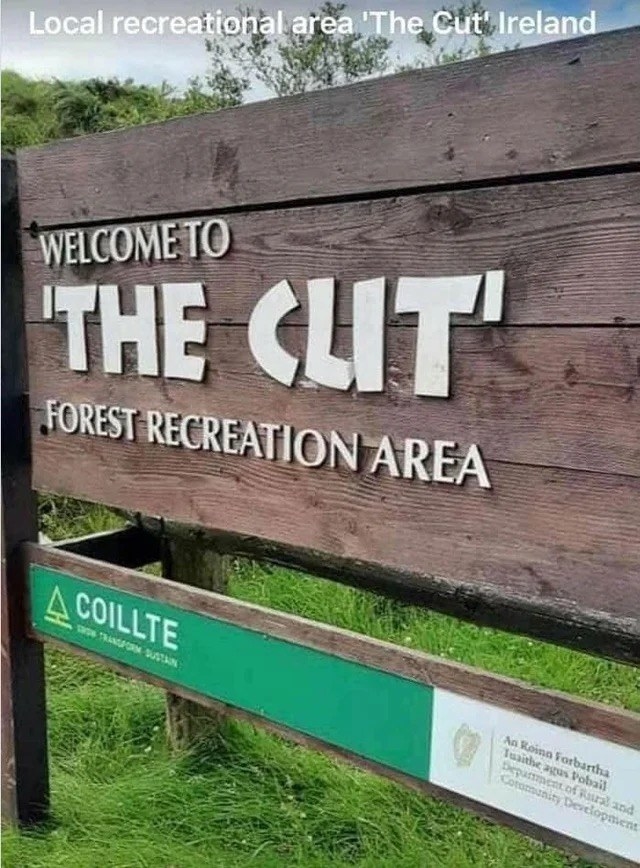 a sign that says welcome to the clit