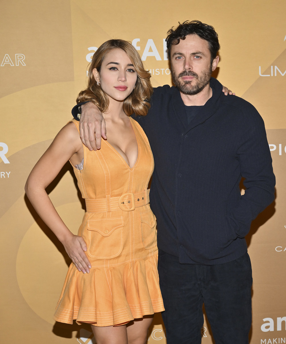 Casey Affleck, Caylee Cowan appear in good spirits after