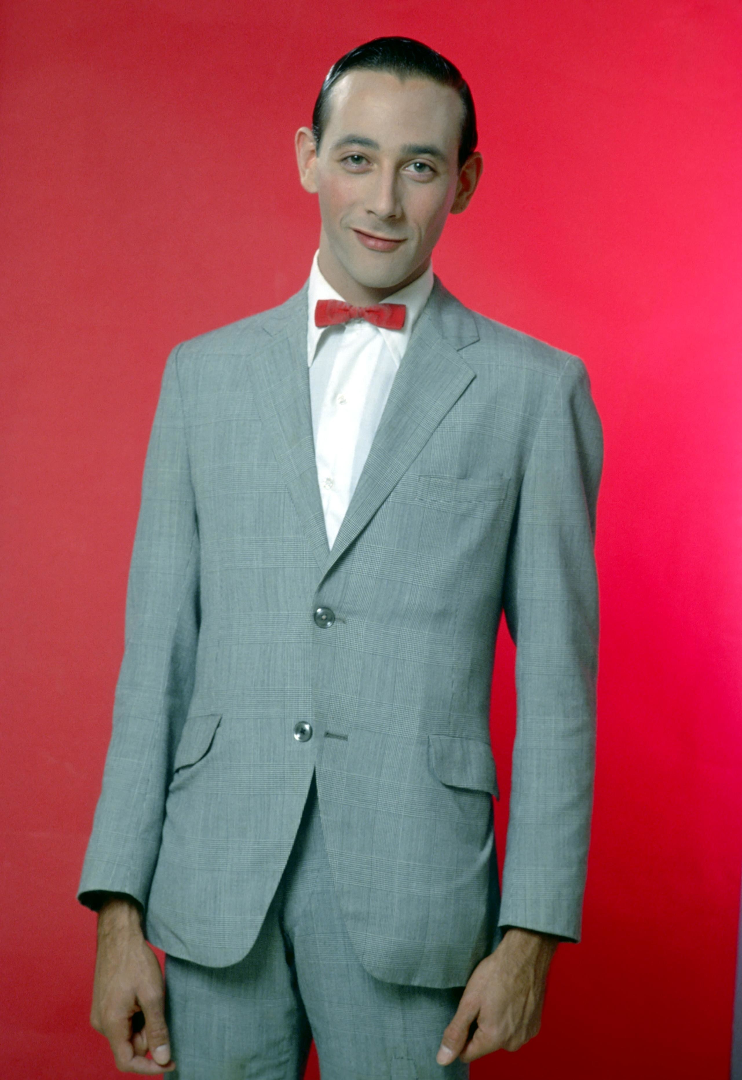 closeup of Pee-wee in a suit and bowtie