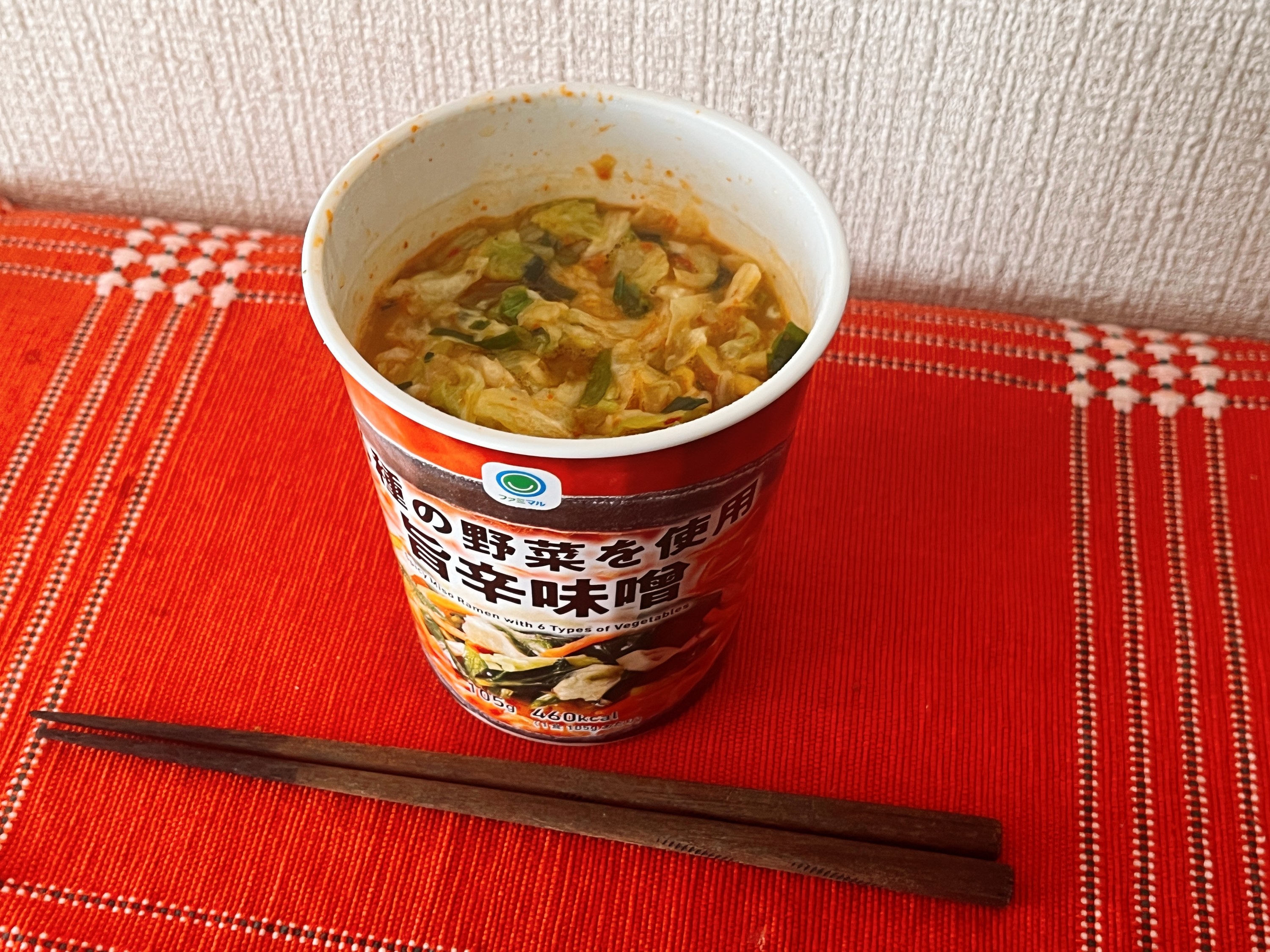 FamilyMart（ファミリーマート）のオススメのカップラーメン「6種の野菜を使用旨辛味噌」