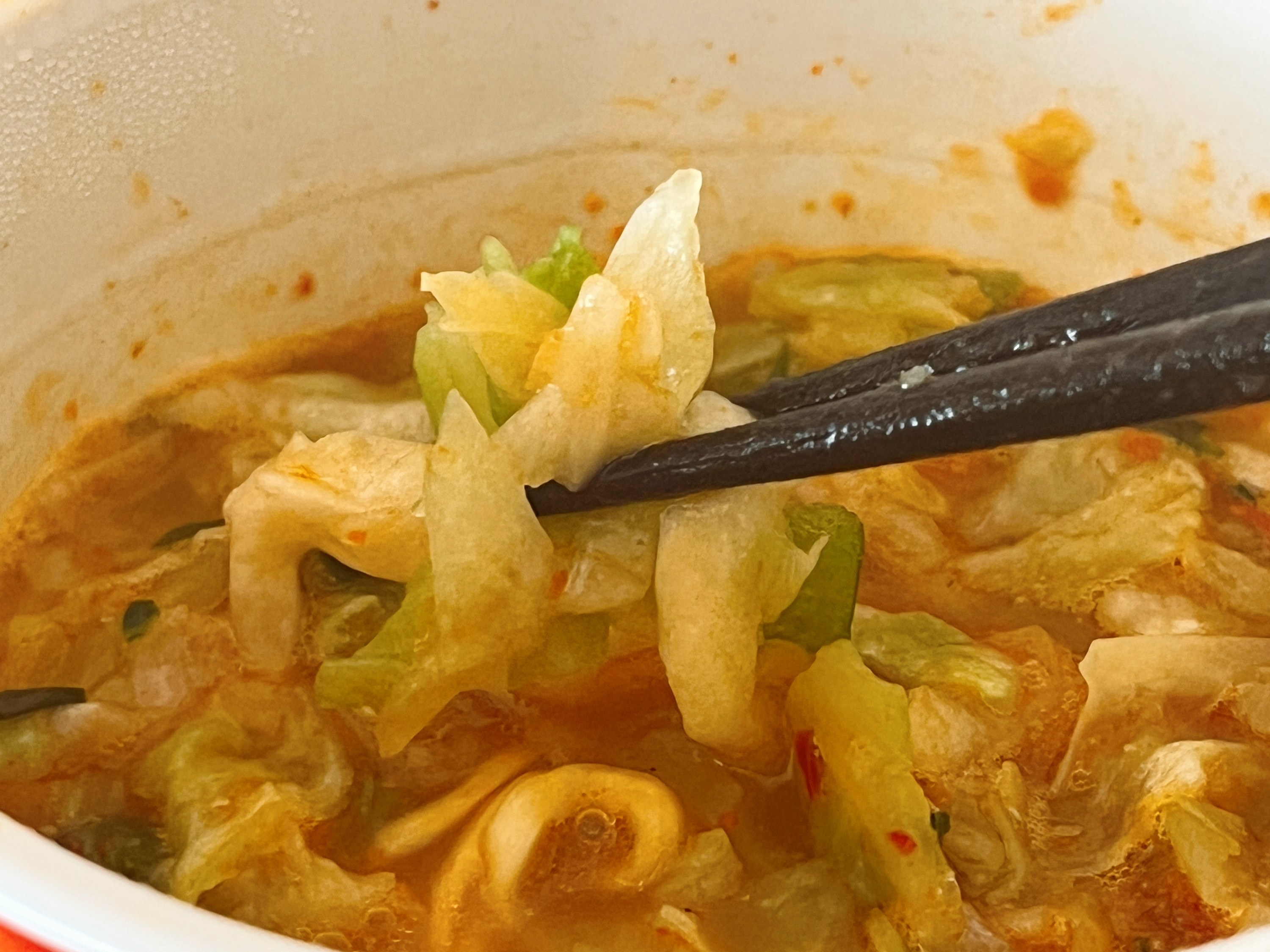 FamilyMart（ファミリーマート）のオススメのカップラーメン「6種の野菜を使用旨辛味噌」