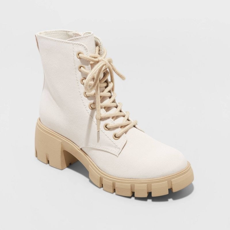 The off-white boot