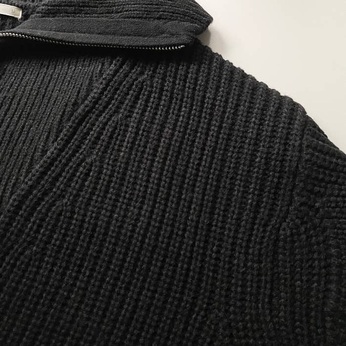 GU（ジーユー）のおすすめのメンズアイテム「ローゲージハーフジップセーター（長袖）NT+E」