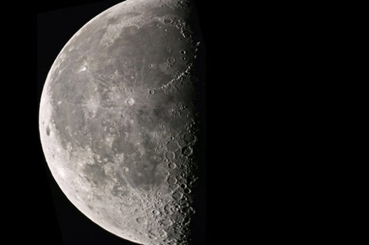 A 3D Printer Could Construct the First Moon Base