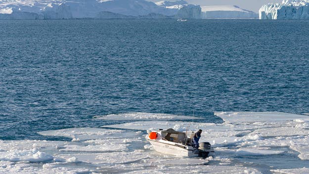 Hundreds of stranded fishermen were rescued on Monday after a chunk of ice they were utilizing broke from the shoreline and drifted out to sea.