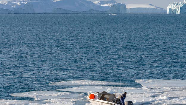 Hundreds of stranded fishermen were rescued on Monday after a chunk of ice they were utilizing broke from the shoreline and drifted out to sea.