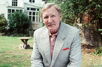 Leslie Phillips photographed in 1989