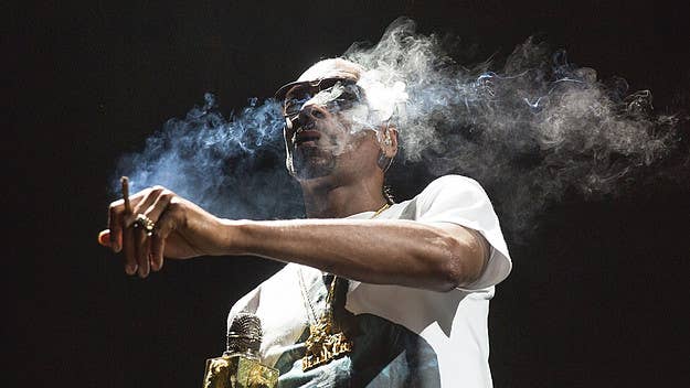 Snoop Dogg, who has made no secret at all about his love of cannabis, addressed a recent claim that he smokes “roughly 75 to 150 joints a day.”