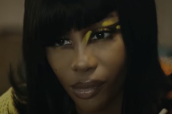 SZA in her new video for SHIRT
