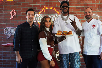 2 Chainz is pictured with the Krystal team