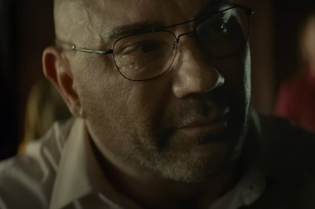 Knock at the Cabin - Official Trailer (2023) Dave Bautista, M. Night  Shyamalan 