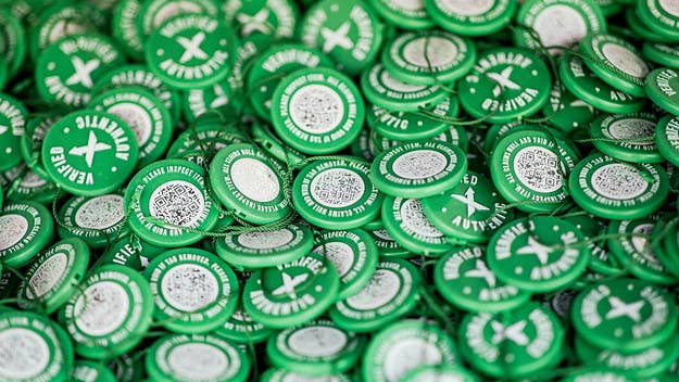 Beginning Oct. 4, StockX sellers will be charged shipping fees for single-item shipments. Find out how much sellers will have to pay and more details here.