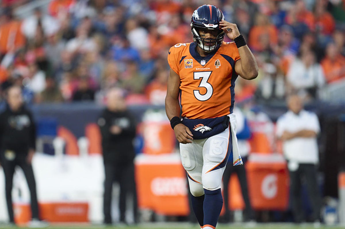 Broncos' Russell Wilson Reportedly Playing Through Rough Injury