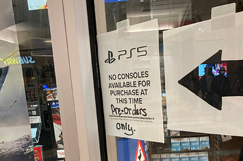 PlayStation 5 release night sign