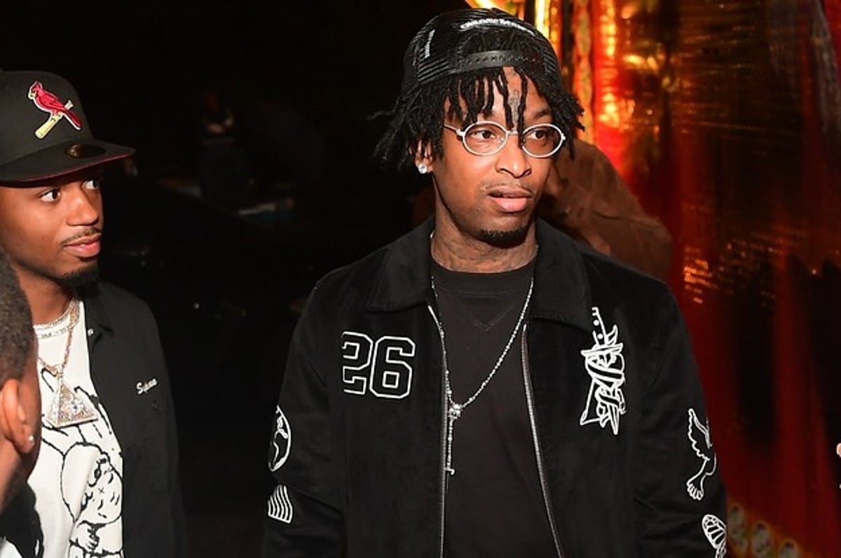 Hot Freestyle on X: 21 Savage shows off his OVO chain that he got