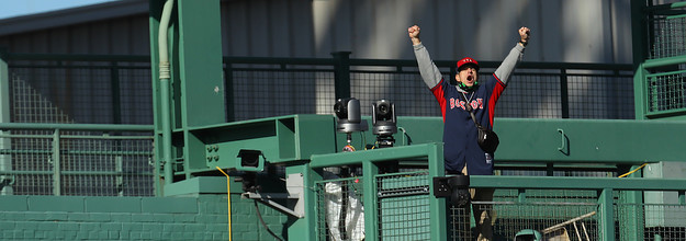 Red Sox fan sneaks into Fenway Park during Yankees game in worrisome scene