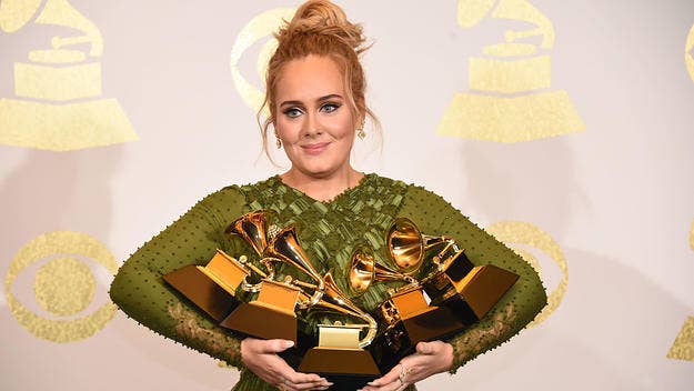Adele trended on Twitter on Sunday evening after posting a picture on her Instagram account as a tribute to London's annual Notting Hill Carnival.