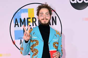 Post Malone attends the 2018 American Music Awards at Microsoft Theate