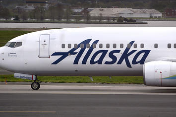 Alaska Airlines plane landing.