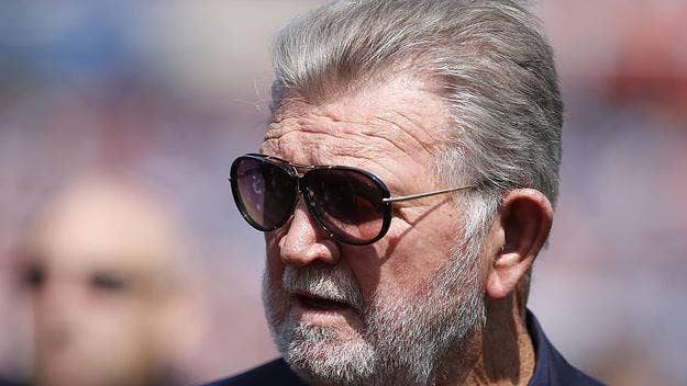 Twitter is reacting to Mike Ditka (once again) criticizing NFL players who are protesting during the national anthem.