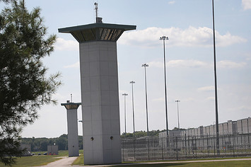 indiana federal prison