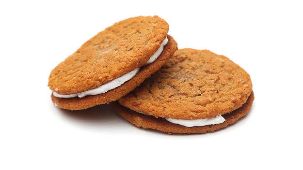 Little Debbie and Kellogg's are teaming up to offer breakfast aficionados a new cereal based on Oatmeal Creme Pies. It'll be available in December.
