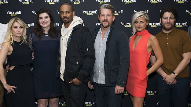 The sitcom 'Happy Endings' released a reunion episode to raise money for COVID-19 and Black Lives Matter.