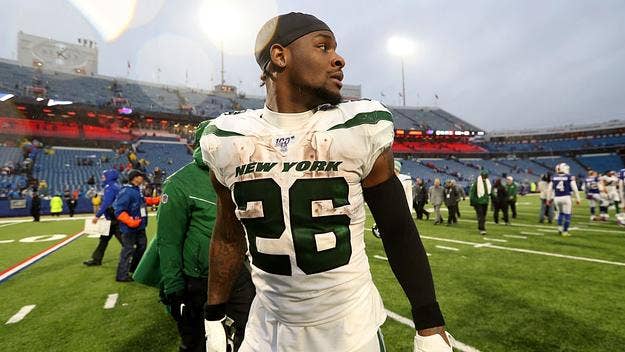 Following reports that Jamal Adams would be getting traded to the Seattle Seahawks, Le'Veon Bell took to Twitter seemingly reacting to the news with disdain.