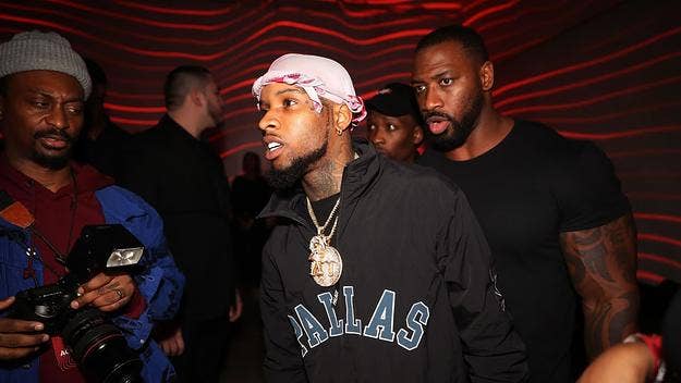 Tory Lanez doesn't seem interested in any label deals at the moment.
