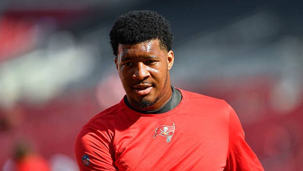 Former NFL quarterback David Carr had some words for Jameis Winston after a video of him training started to circulate online. 