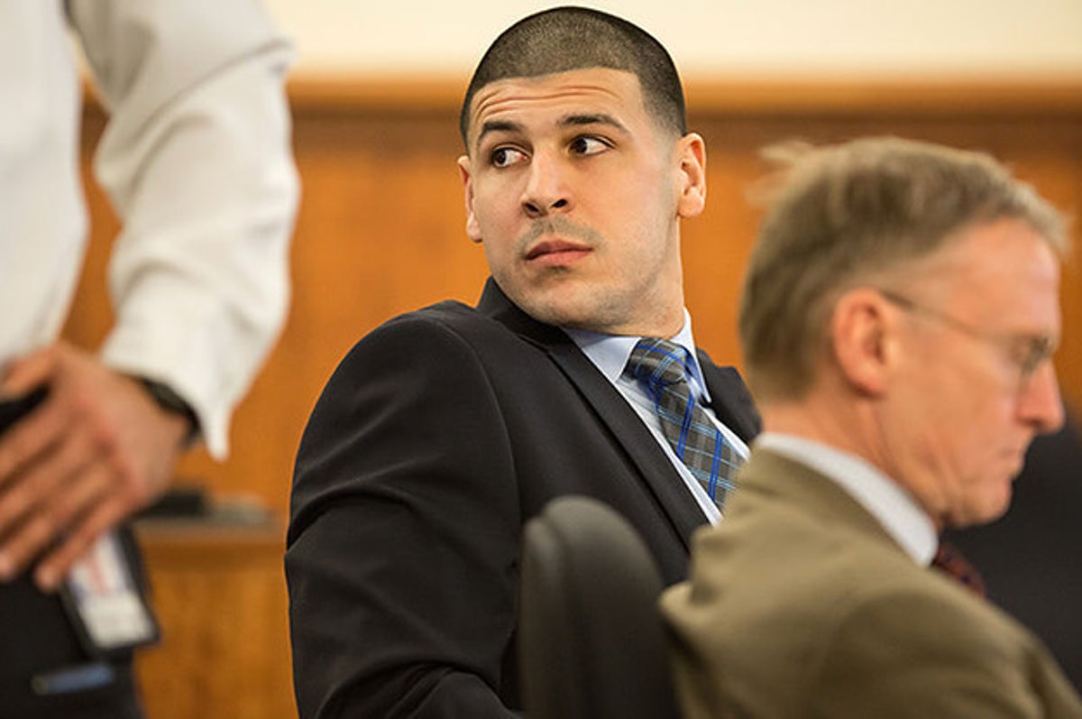 Aaron Hernandez's Fiancée Speaks Out for First Time After Release of  Netflix Documentary