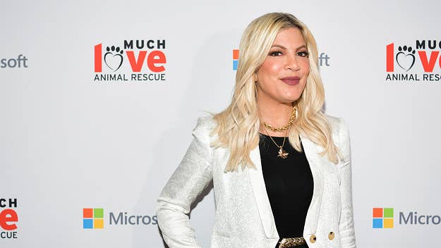 TV personality and actress Tori Spelling has landed herself in hot water after sharing an insensitive photo on social media. 