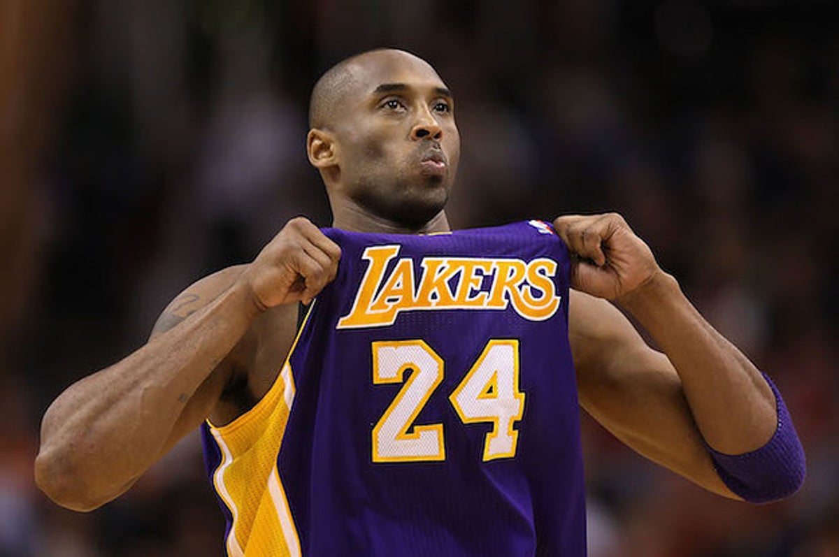 NBA players pay tribute to Kobe Bryant by wearing his shoes