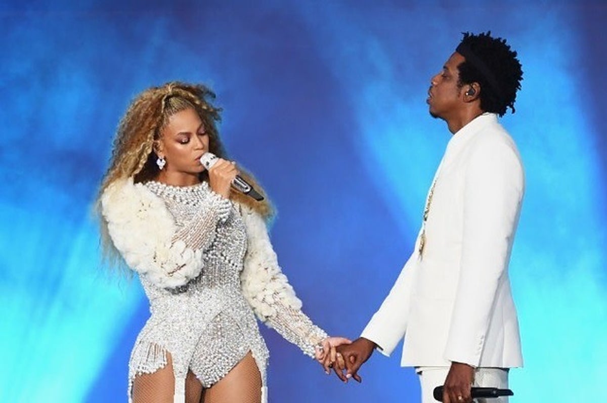 JAY-Z and Beyoncé Showed Up to the Golden Globes With Their Own Champagne